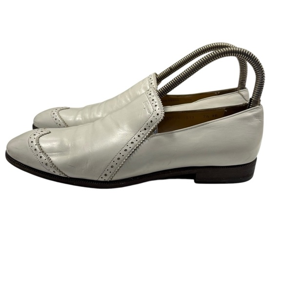 Salvatore Ferragamo wing tip white leather slip on loafer size 7.5 - Picture 11 of 12